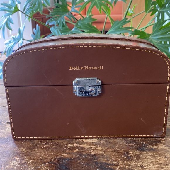 Vintage Bell & Howard Leather 16mm Movie Camera Case - Picture 11 of 11